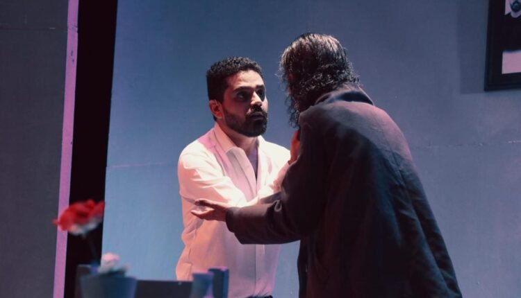 “سقوط-الورد”.-أيوب-أبو-النصر-يسائل-الحرية-الفردية-وقضايا-المرأة-وسط-قيود-المجتمع