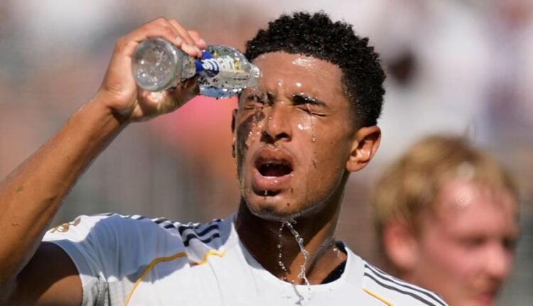علماء:-“الفيفا”-تخاطر-بسلامة-اللاعبين-المشاركين-بكأس-العالم-بسبب-الحرارة