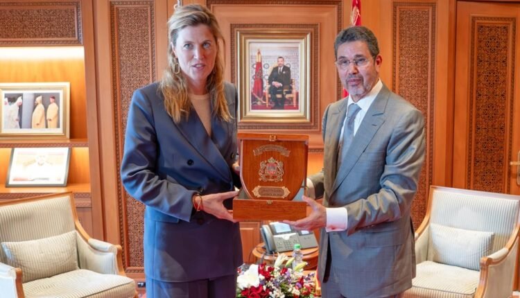 المغرب-وبلجيكا-دايرين-اليد-فاليد.-عبد-النباوي-ووزيرة-العدل-البلجيكية-كيعززو-التعاون-القضائي